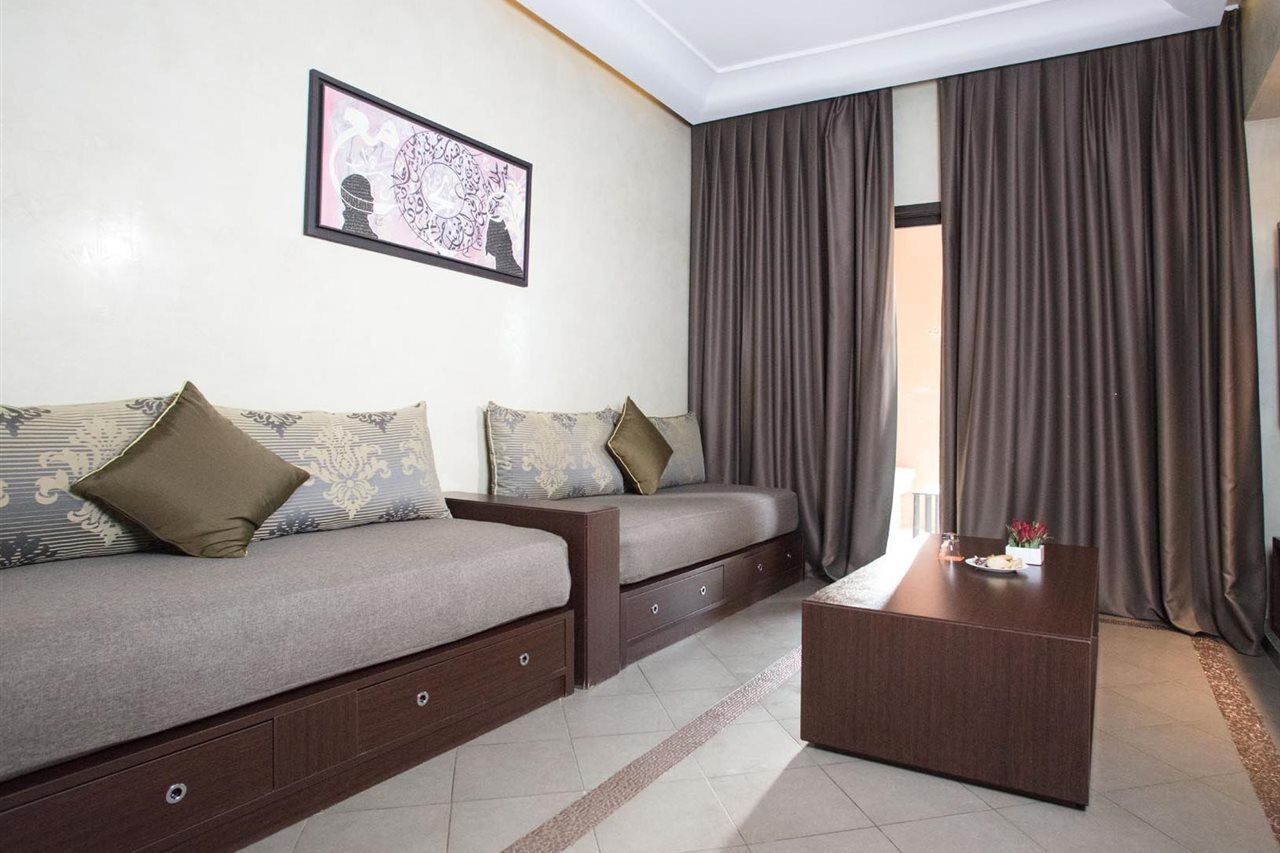 Kenzi Club Agdal Medina Hotel Lahebichate Ngoại thất bức ảnh A living room in a hotel